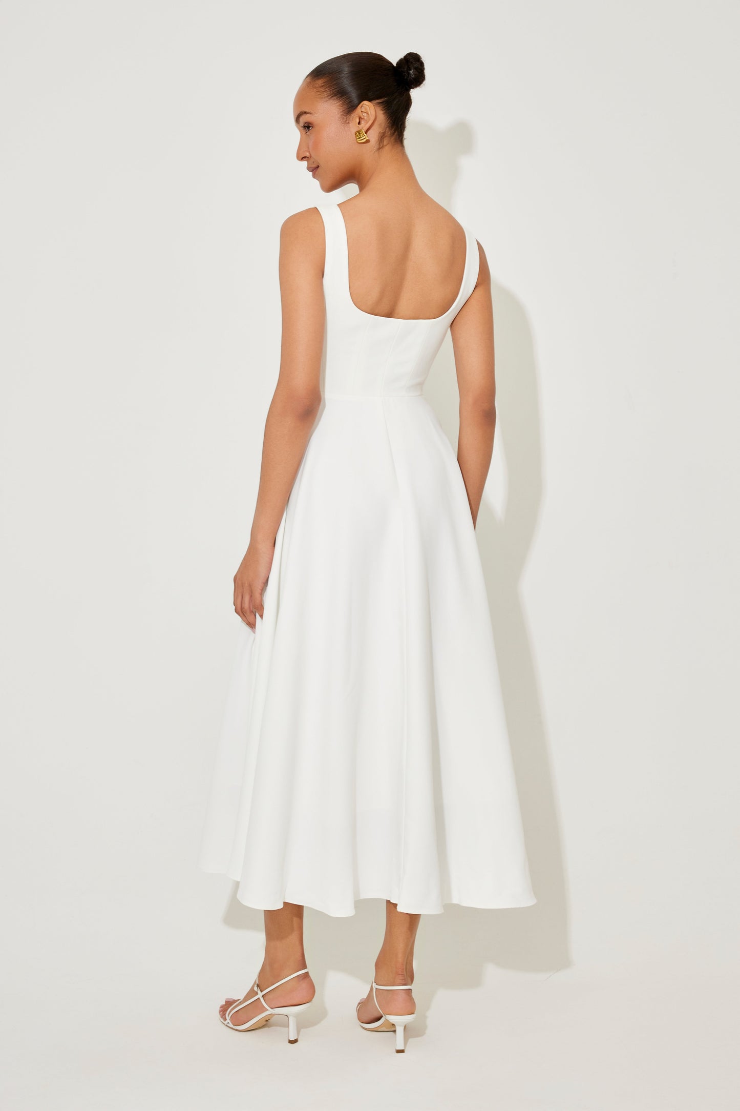 Amelia™ | Vestido Corte Elegante con Escote Cuadrado