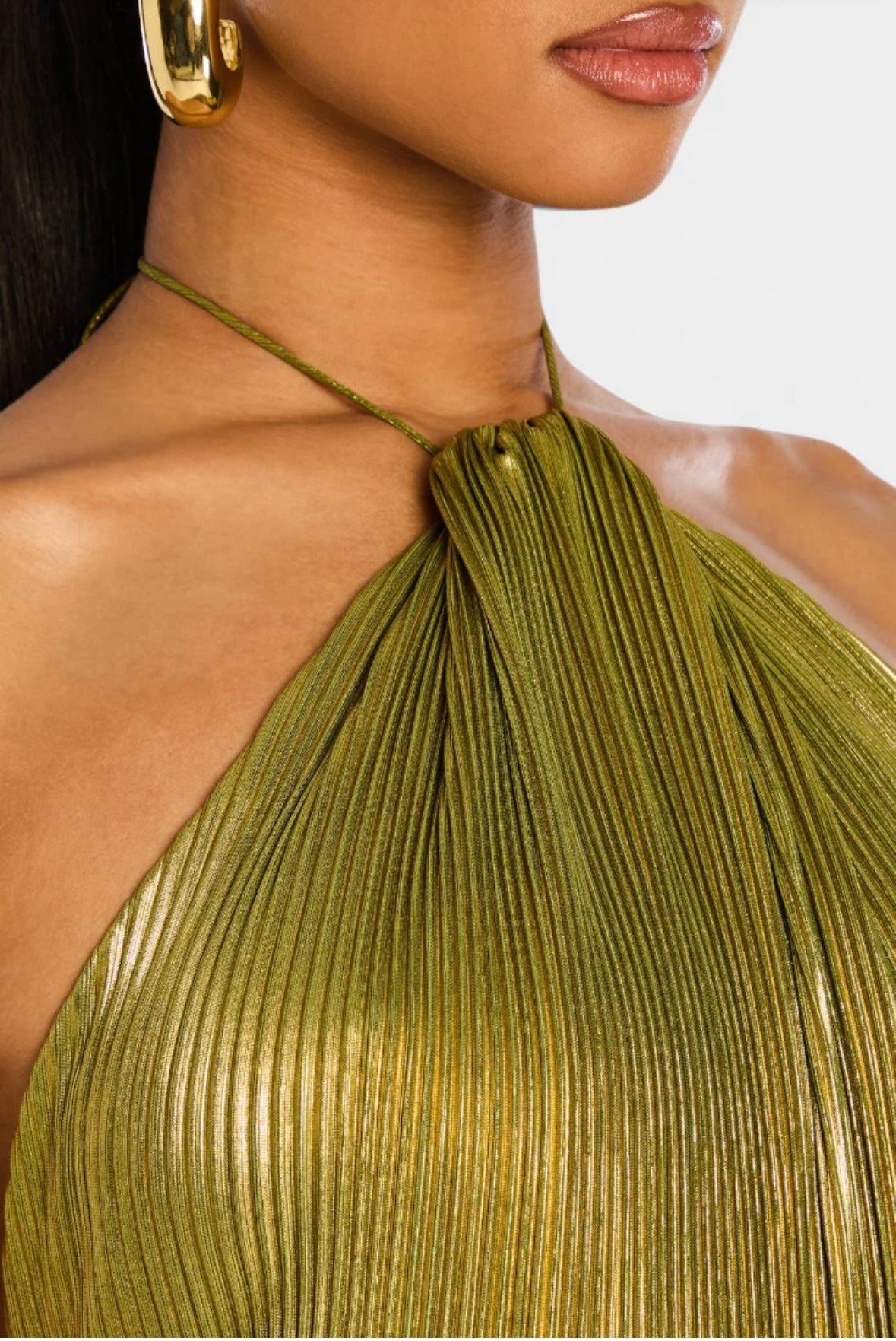 Marisa | Vestido Dorado con Abertura Lateral – Edición Limitada
