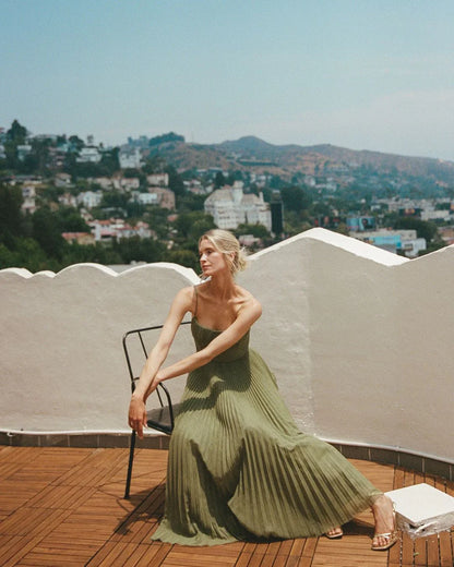 Vestido Olivia – Elegancia Moderna Con Espalda Descubierta
