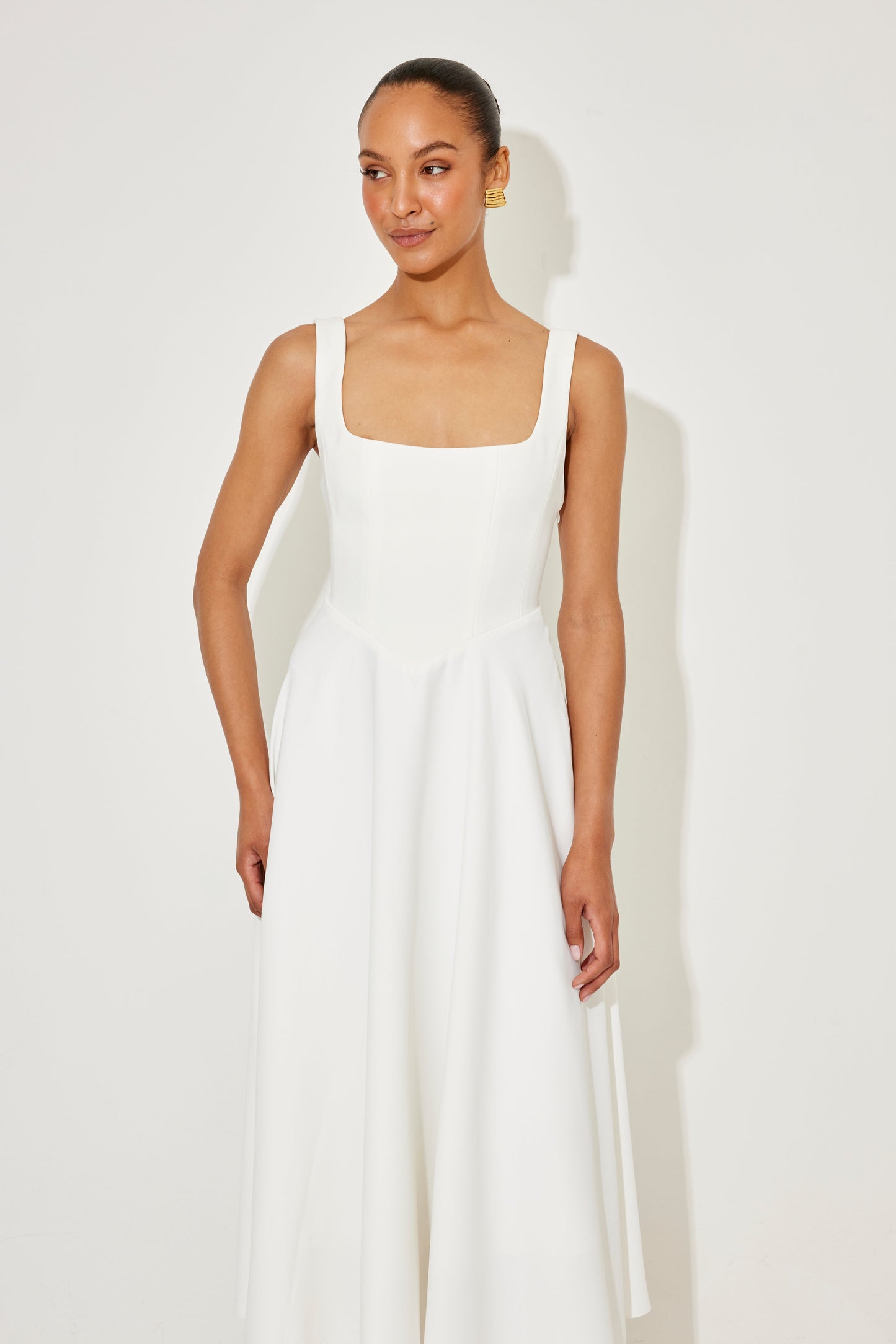 Amelia™ | Vestido Corte Elegante con Escote Cuadrado