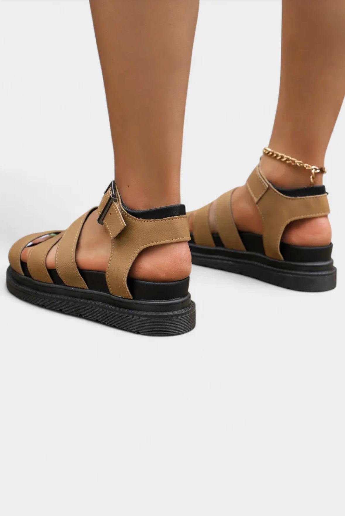 Atenea | Sandalias de plataforma luz dorada.