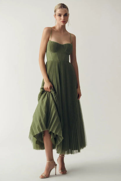 Vestido Olivia – Elegancia Moderna Con Espalda Descubierta